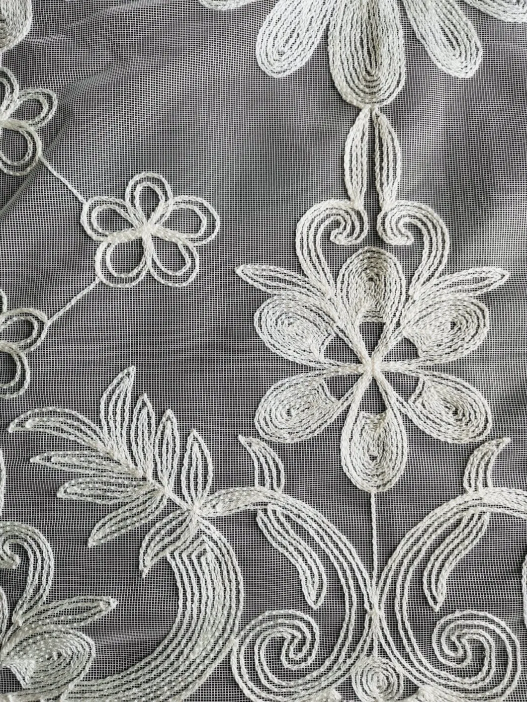 Nice Design 100% Polyester Bottom Side Sheer Dolly Embroidery Cortina Curtain Fabric