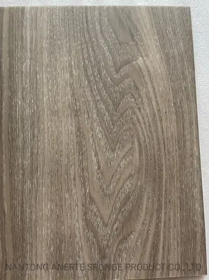Interlocking Waterproof Spc Wood Grain Tiles with Underlayment