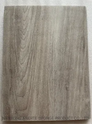 Interlocking Waterproof Spc Wood Grain Tiles with Underlayment