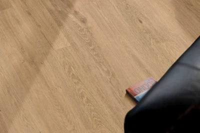 Low-Maintenance Wood &amp; Parquet Effect Floor Tiles White Grey/Brown/Beige/Natural Oak 8mm 12mm Click Lock Spc PVC Luxur Vinyl Plank Laminated/Laminate Flooring