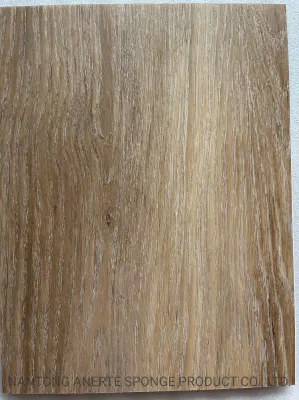 Interlocking Waterproof Spc Wood Grain Tiles with Underlayment