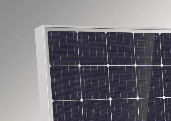 440W 450W 460 Watts Solar Panel EU Stock Black The Roof of The Household Is Tiled