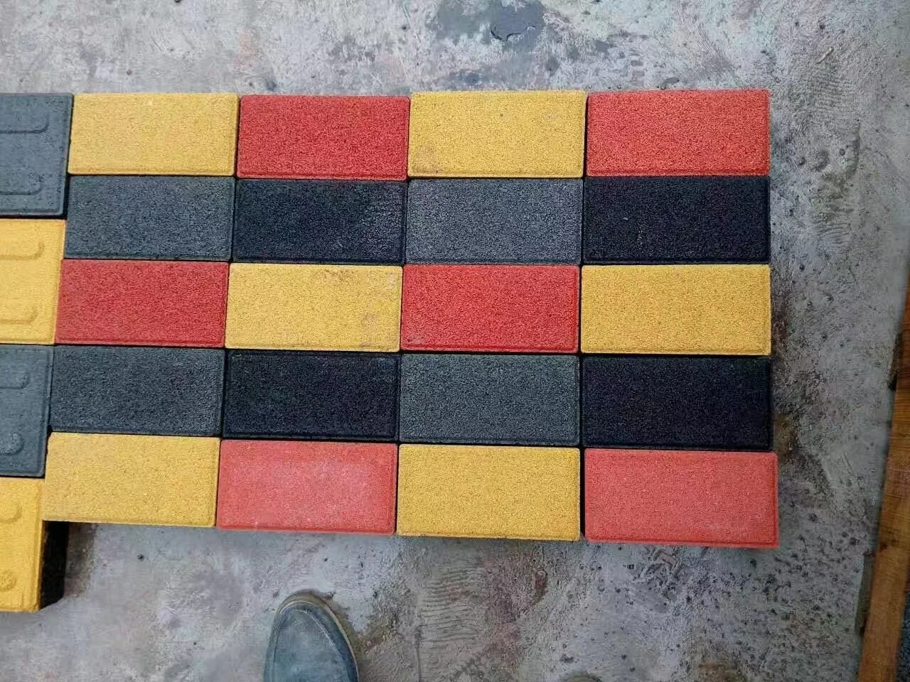 Iron Oxide Pigment Yellow for Ceramic Tiles/Concrete Coloring