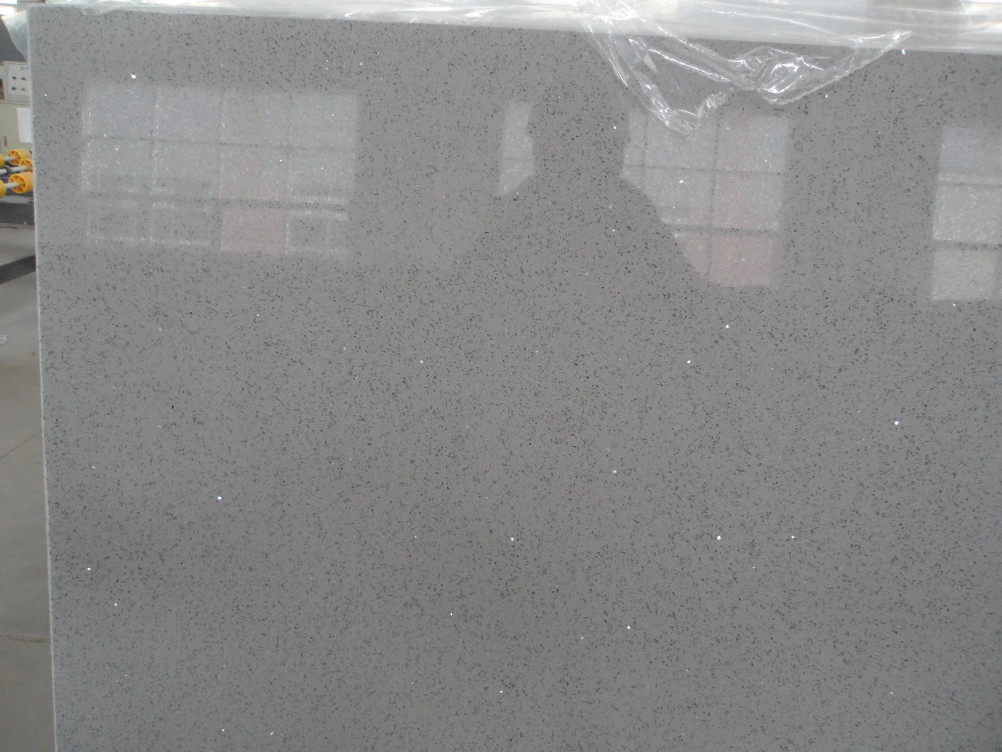 Hot Sale Diamond Grey Quartz Stone Made in China Kitchen Countertop Artificial Stone for Tiles
