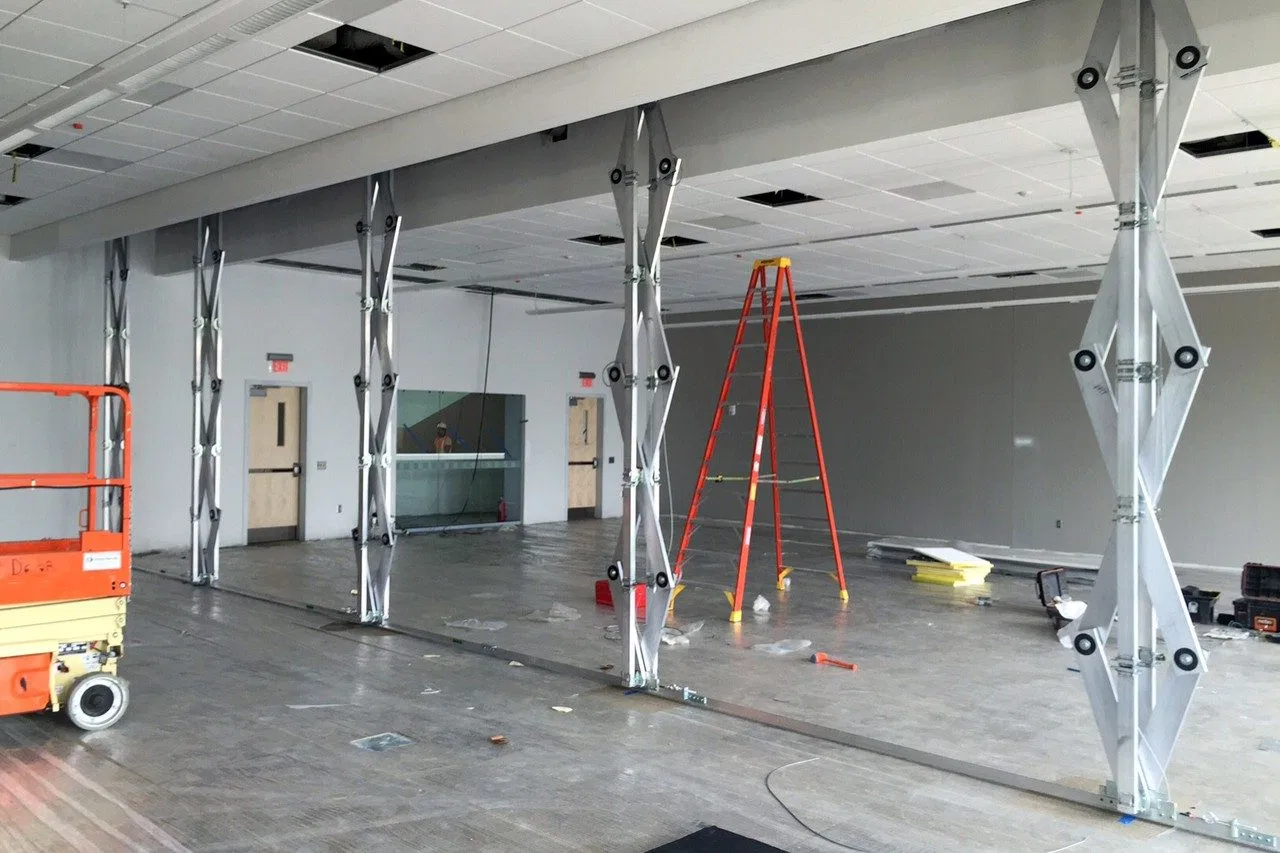 Vertical Retractable Walls Upward Folding Partition Automated Lift Operable Walls