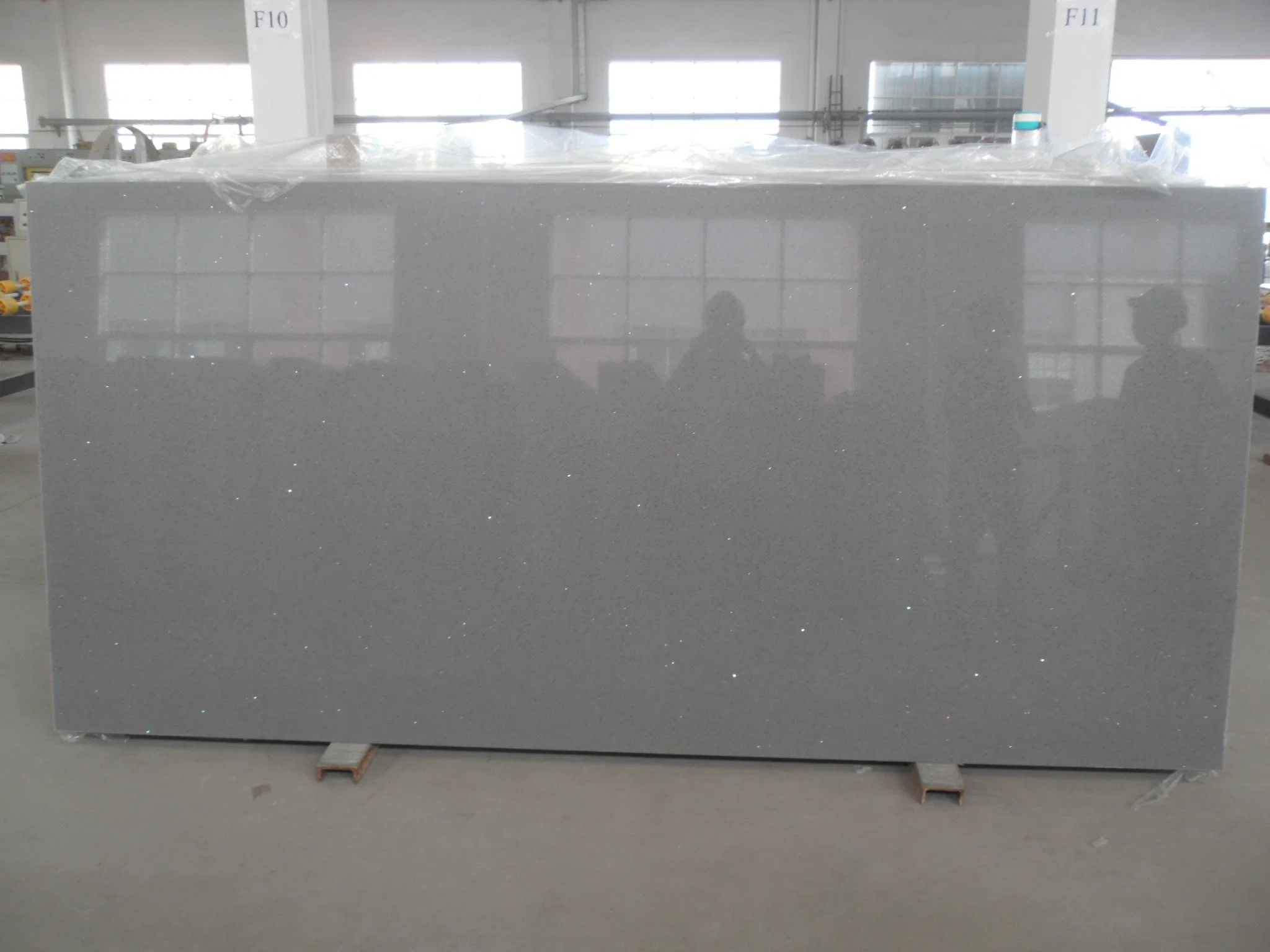 Hot Sale Diamond Grey Quartz Stone Made in China Kitchen Countertop Artificial Stone for Tiles