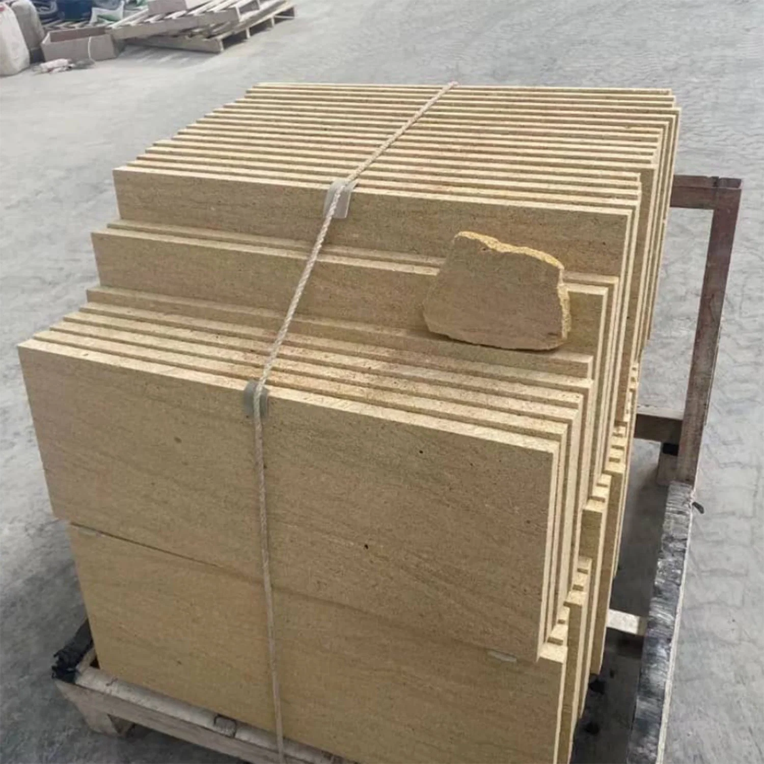 Hot Sale Spain Yellow Sandstone Exterior Slabs Tiles Wall Cladding Wooden Veins Low Price Paving