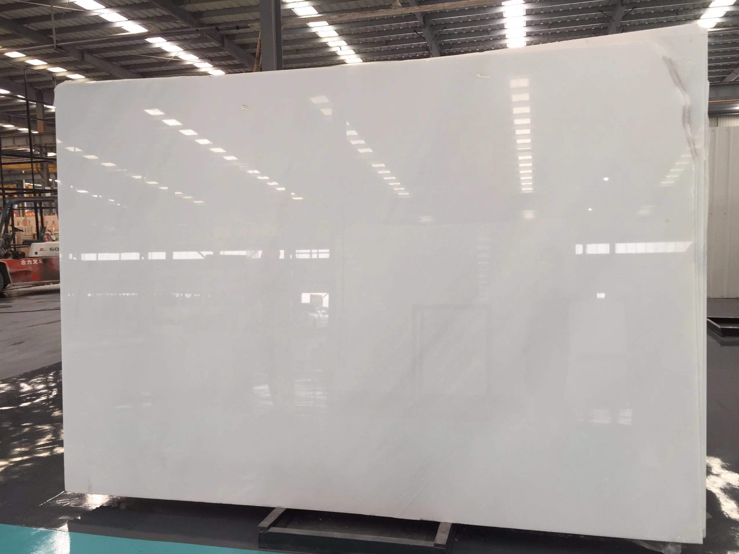 Royal/Pure/Carrara/Oriental White Marble Slab/Tiles/Countertop/ Mosaic for Wall/Bathroom/Kitchen