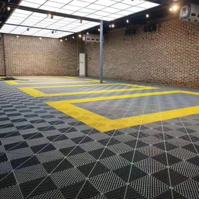 Alquiler de pisos de mosaicos de la tienda de tintado 400*400*18mm ventila el drenaje del Sótano garaje piso de baldosas de plástico de enclavamiento