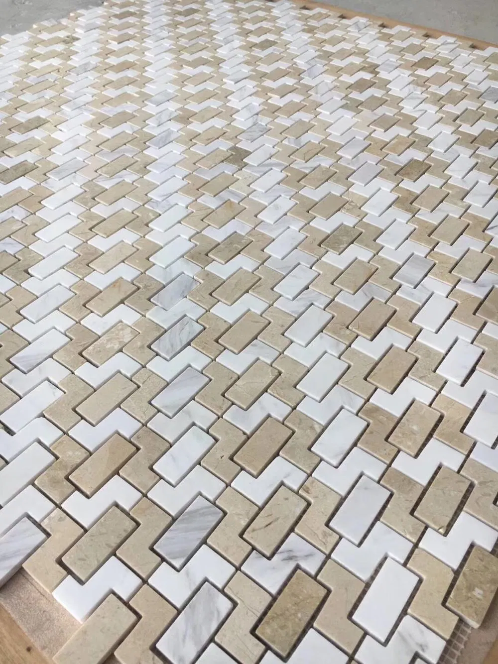 Custom Made Natural Stone Marble Mosaic Tiles for Flooring or Wall Panel Tile