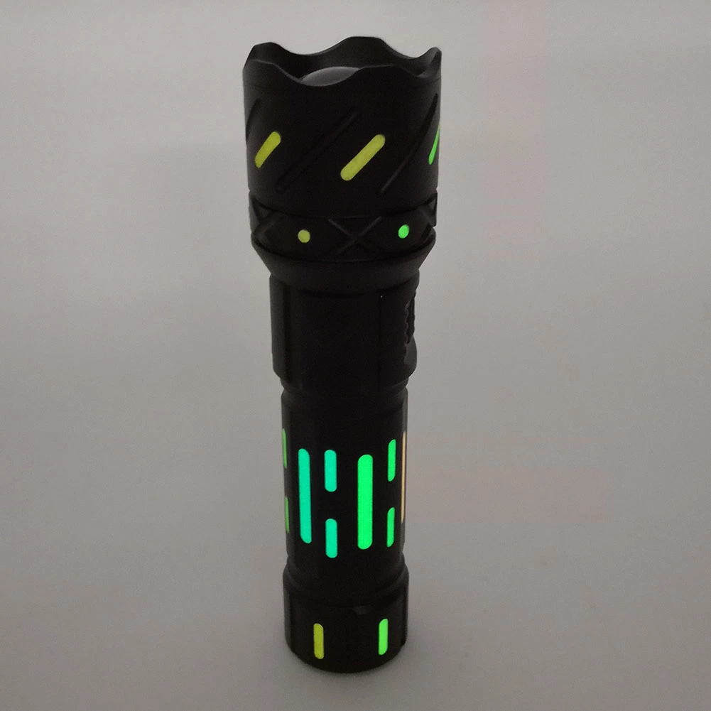 Yichen 700lm Rechargeable Zoomable LED White Laser Flashlight with Fluorescence Appearance