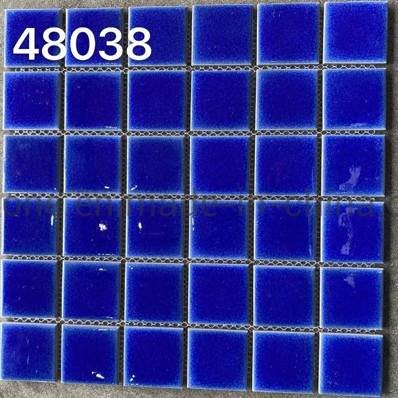 El agua azul brillante de la pared de la decoración de mosaico de porcelana