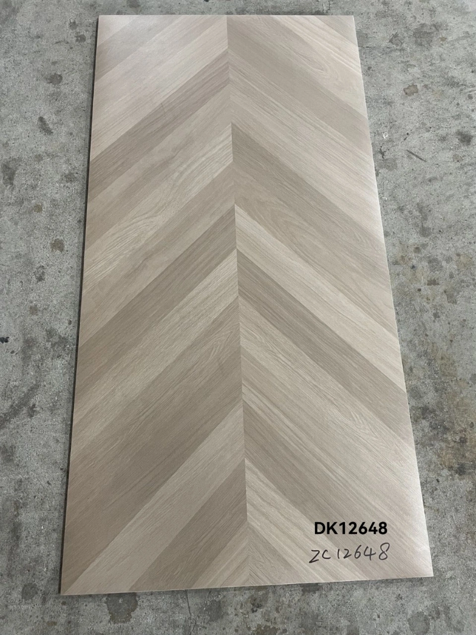 Fine Carving Glazed Wood Flooring Tile for Home Decoration 600X1200mm