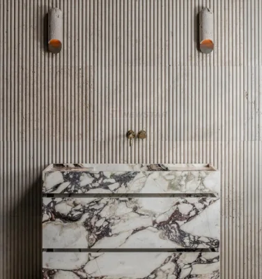 Настраиваемые каменные стены камня мраморные стены плитка оболочка для использования внутри помещений дома рифленые мраморные плитки бежевый простой стиль рифленые травертина плиткой ванная комната