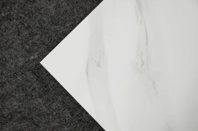 Горячая продажа 24x24 дюймов мраморным дизайном керамической плиткой белого цвета