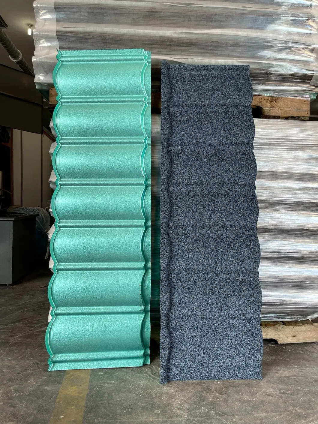 Roofing Materials Made in China Heat Resistant Top Construction Using Roof Tile Stone Coated Metal Roof Tiles