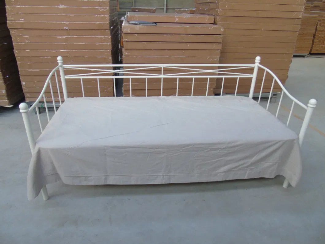 Bedroom Furniture Metal Iron White or Black Cheap Sofa Bed Day Bed