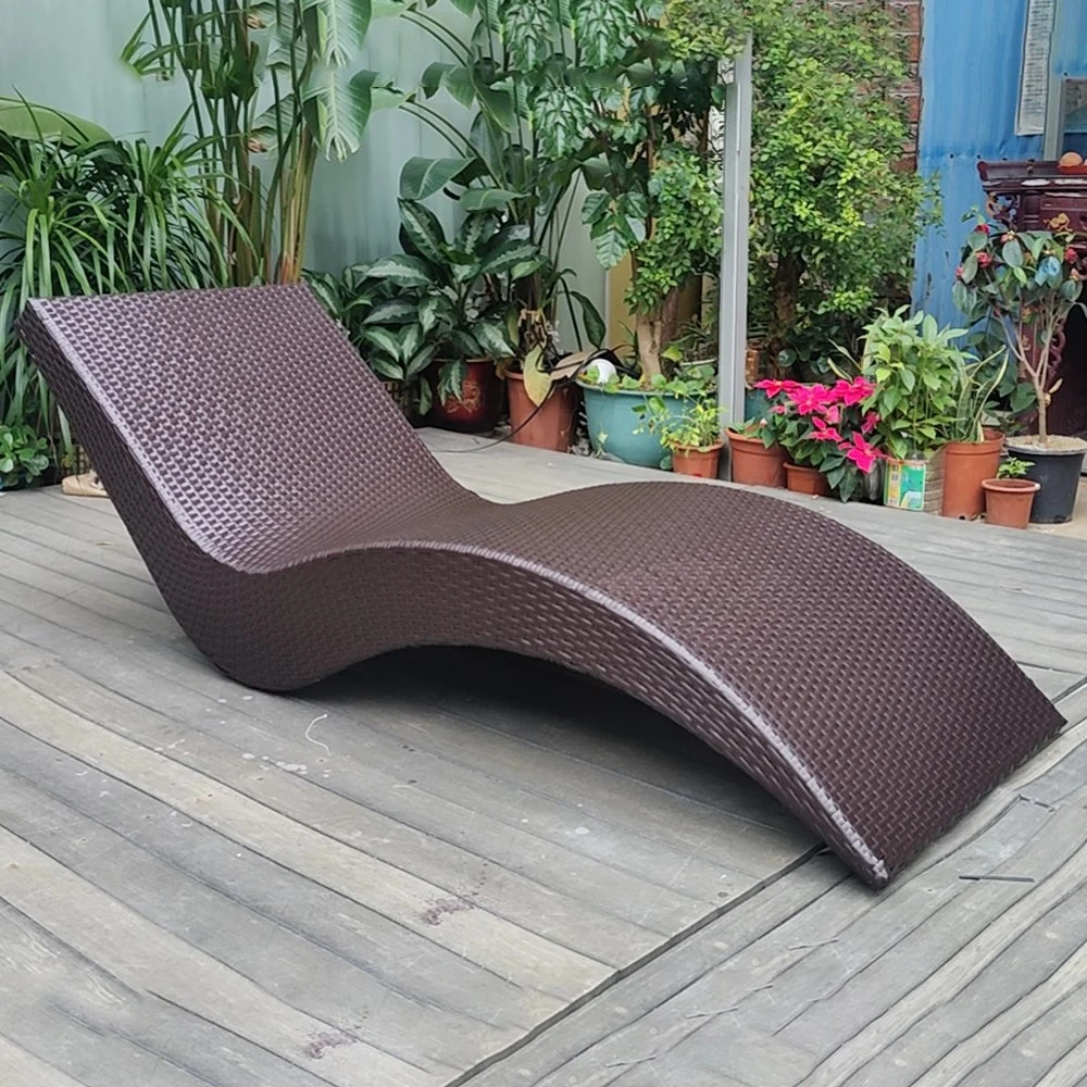 Outdoor Chaise Lounge Chair, Aluminum Frame Rattan Chaise Lounge for Lawn, Beach, Deck, Poolside Sunbathing