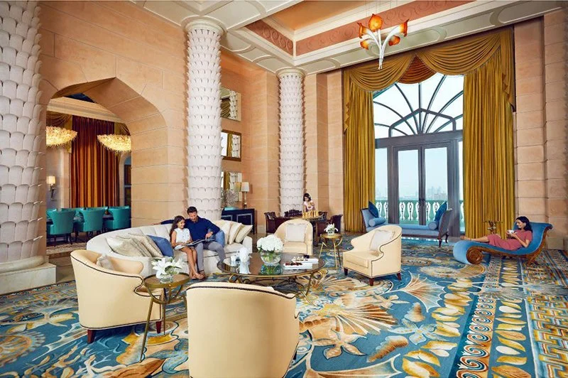 Dubai Antique Custom Made Sofa Chair Set Wooden 5 Star Luxury Hotel Lobby Furniture