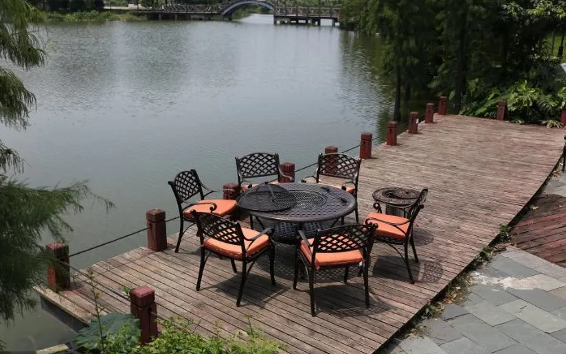 Antique Outdoor Patio Furniture Hot Sale Cast Aluminum Garden Balcony Dining Tables and Chairs Garden Chair Set