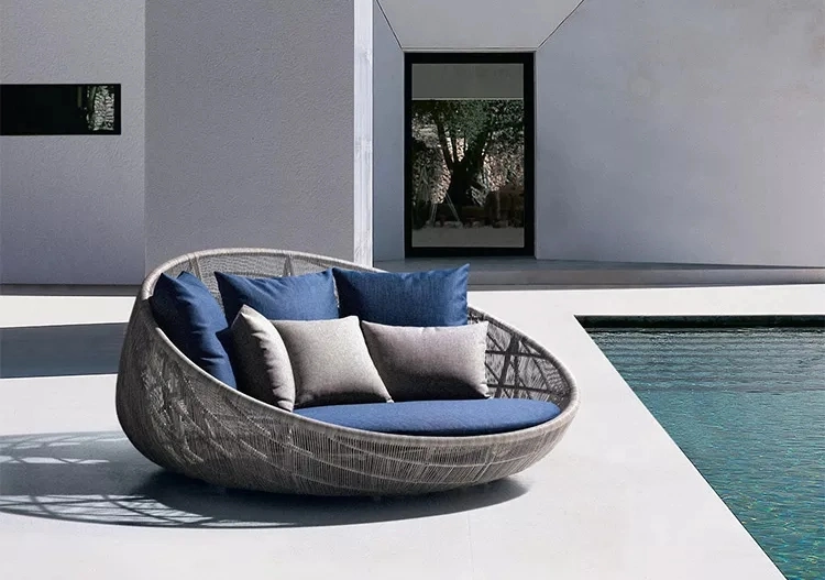 All Weather Outside Garden Patio Rattan Outdoor Furniture Daybed Cushion Oval Round Rattan Sun Bed Rattan Sofa
