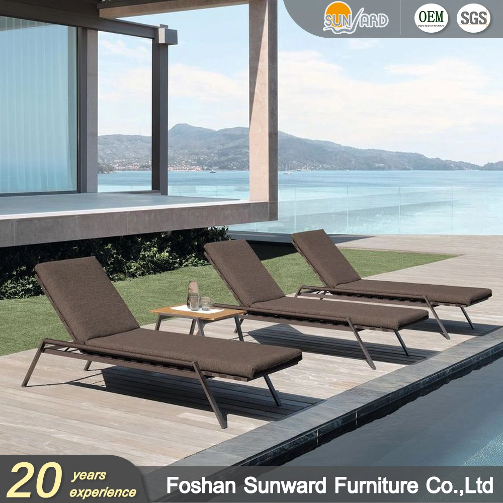 Luxury Outdoor Sun Lounges for Garden Hotel and Resort UV Resistant Handcrafted Outdoor Balcony Sun Lounges