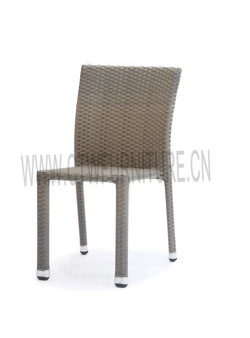 High Quality Chair Modern Ratan Outdoor Metal Stack Dining Chair Garden Peacock Rattan Chair Supplier