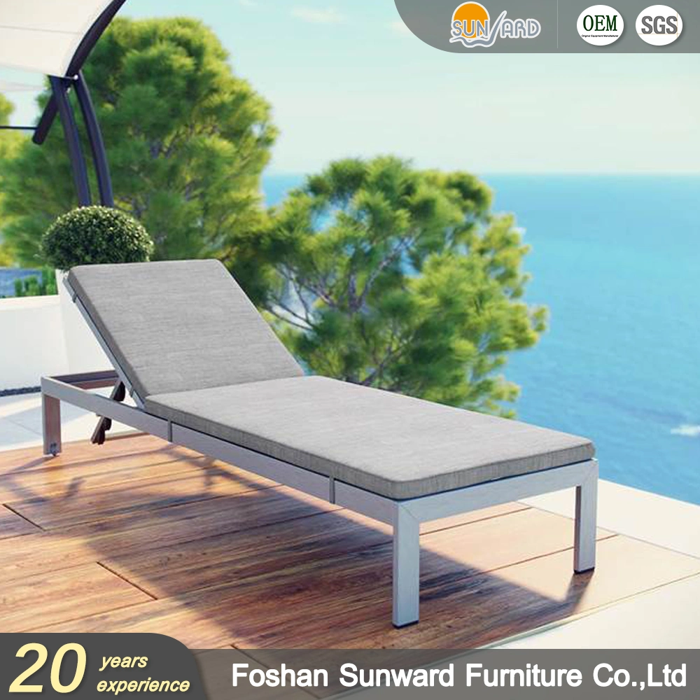 Modern Beach Lounger Chair French Chaise Lounge Suitable for Swimming Pool