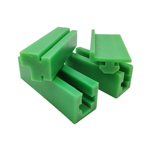 China Injection Molding Plastic Slide Guide PE Plastic Material Chain Guide