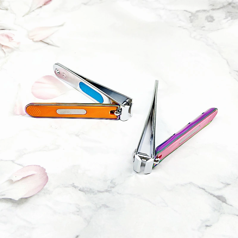 SSS 603yk-1 Plated Color Titanium Nail Clippers with Half Round and Half Hole Surface Are Convenient to Carry