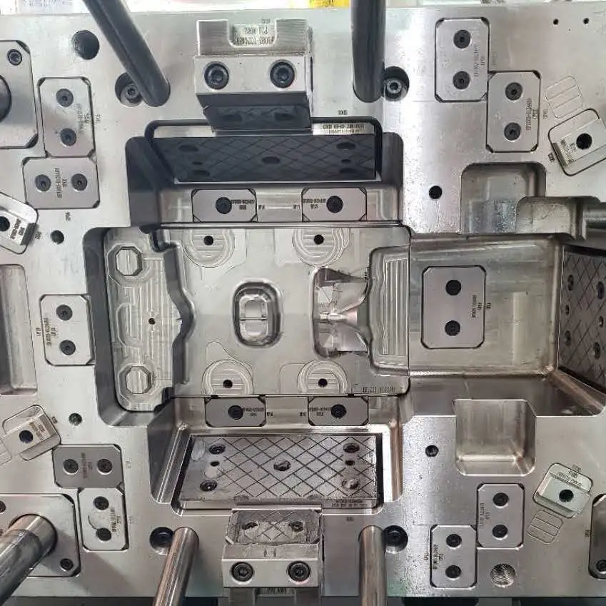 OEM HDPE Moulding Free Sample Injection Molding Manufacturer