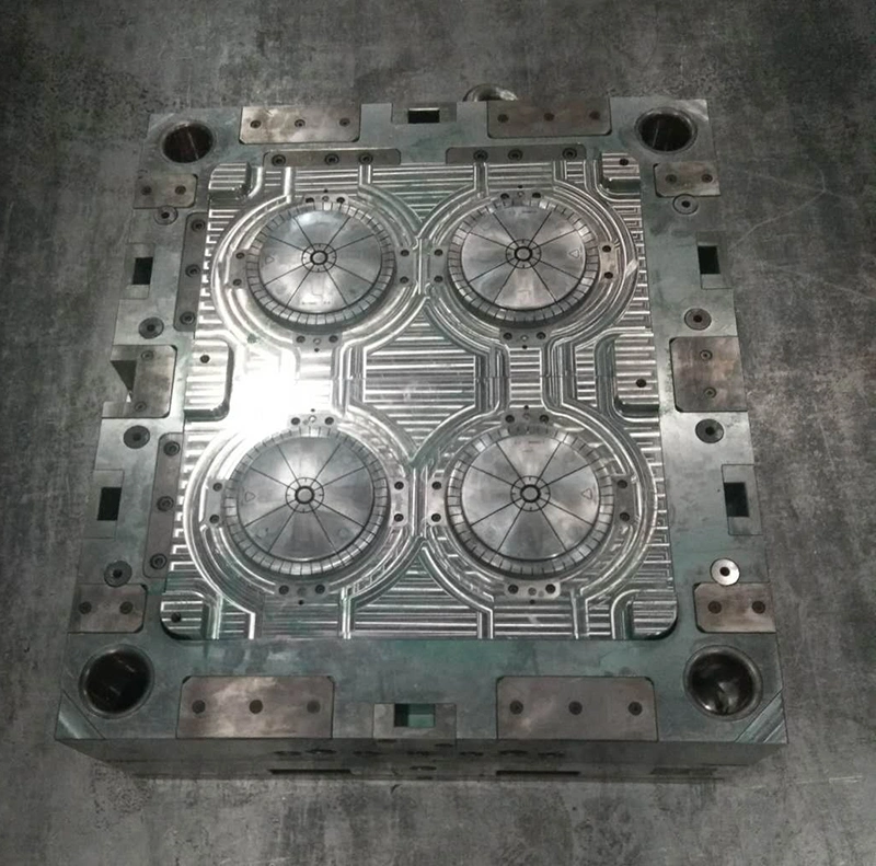 Electronic Equipment Housing Control Housing Plastic Injection 3-Plate Mould