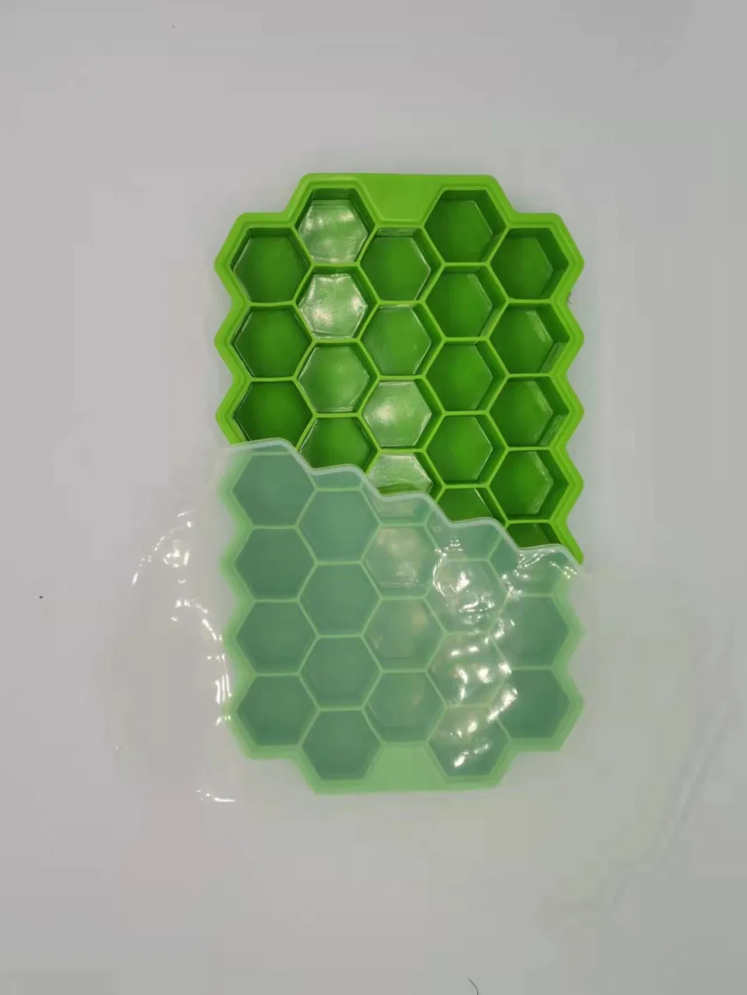 Food Grade Eco-Friendly Silicone Honeycomb Shape 37 Holes Silicone Ice Cube Tray Mold with Lids