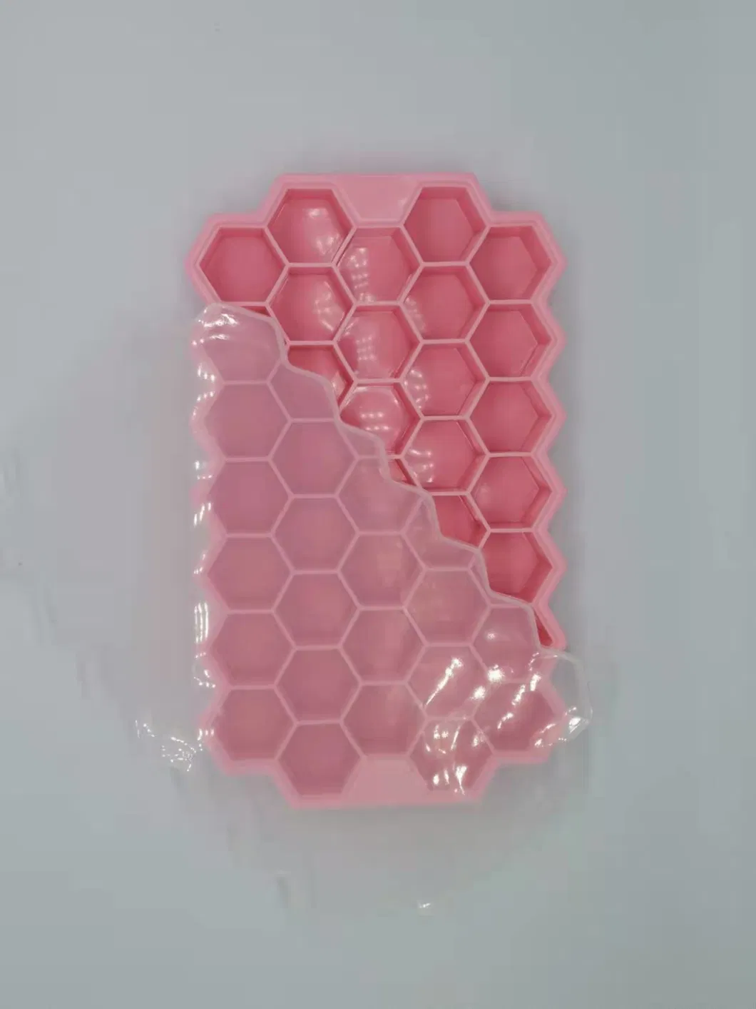 Food Grade Eco-Friendly Silicone Honeycomb Shape 37 Holes Silicone Ice Cube Tray Mold with Lids