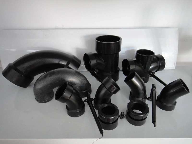 China Huangyan Plastic Injection Pipe Fitting Mould for PVC