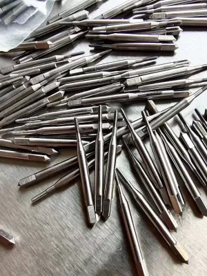 Hsse with Coated DIN 371 M10 Machine Taps