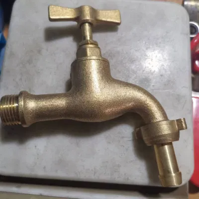 Venta caliente Bibcocks de latón forjado, agua de latón, agua de latón grifo para lavadora