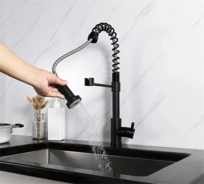 CE Negro mate moderna cubierta de metal montado resorte espiral saque solo manejar un solo orificio Agua caliente y fría grifos de cocina