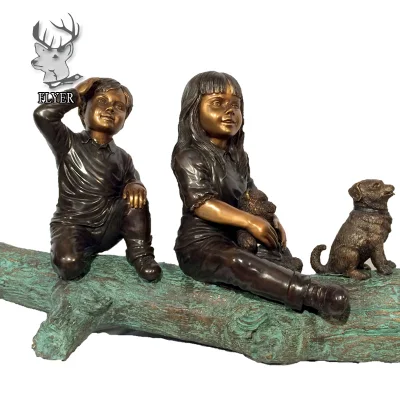Fábrica Arte fundición Bronce vida Tamaño Figura niños Escultura exterior Garden Metal Crafts Estatua de niño y niña sentado en un Log sosteniendo una tortuga