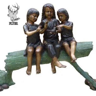 Fábrica Arte fundición Bronce vida Tamaño Figura niños Escultura exterior Garden Metal Crafts Estatua de niño y niña sentado en un Log sosteniendo una tortuga