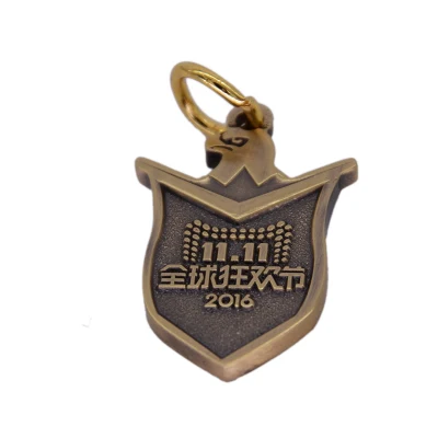 China Factory Custom Made Nickel Plated Metal Label Manufacturer Customized Enamel Brand Emblem Hangtag Bespoke Promotional Flower Shape Company Logo Tag