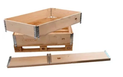 Quattro contenitori in legno incernierati possono essere personalizzati in metallo Scatola