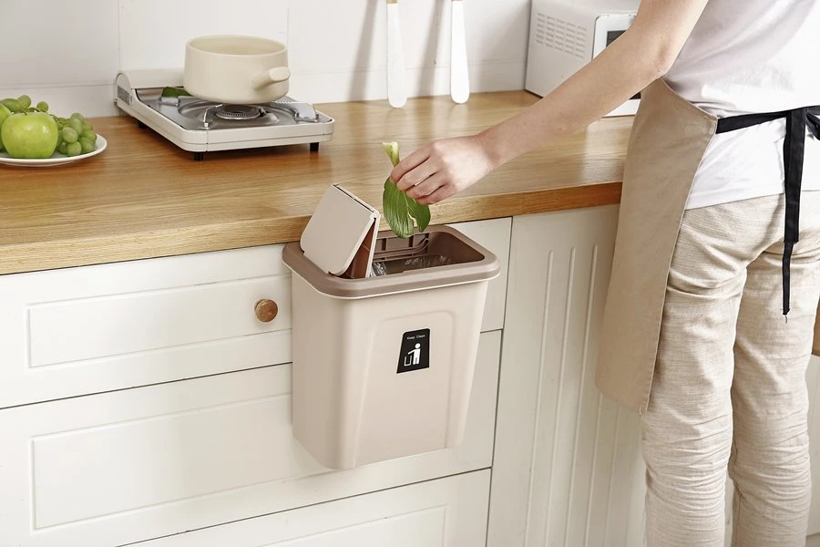Wholesale Household Wall Mounted Rectanger Hanging Garbage Bin Trash Can for Kitchen Cabinet Door
