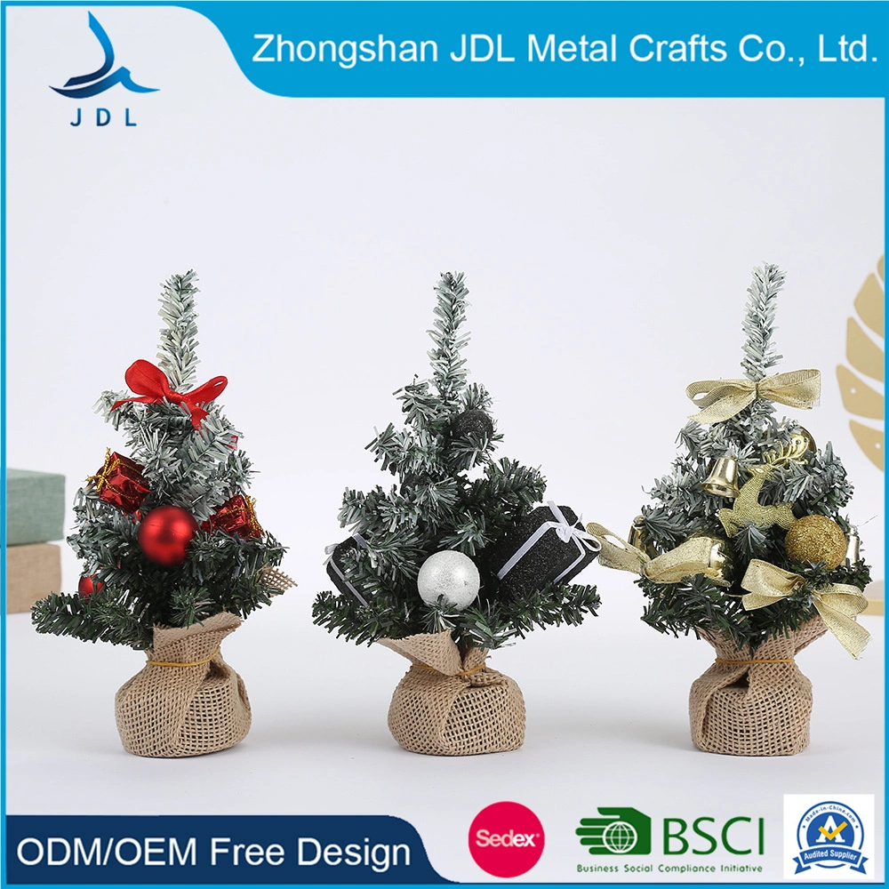 2022 Xmas High Quality Green PVC 90cm-300cm PE&PVC Mixed New Made Wholesale Artificial Leaves Giant Christmas Tree with Ornaments