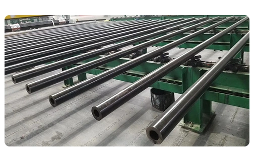 Factory Stock ASTM A53 API 5L Round Black Seamless Carbon Steel Pipe Small Diameter Tube 30CrMo AISI 4130 Chromoly Alloy Steel Pipe Price