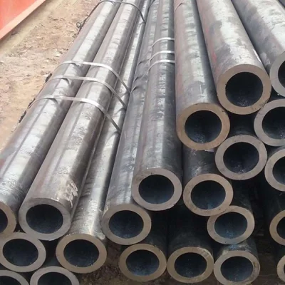 ASTM A213 GRADO T2 T5 T9 T11 T12 T22 T91 Acciaio senza saldatura per tubi in lega T92 ad alta pressione e scambio termico Tubo