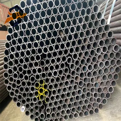Produzione professionale tubo/tubo per caldaie in lega di acciaio ad alta/media/bassa pressione ASTM A335 Tubo cavo in acciaio legato P5 P9 P11 P22 senza saldatura Tubo
