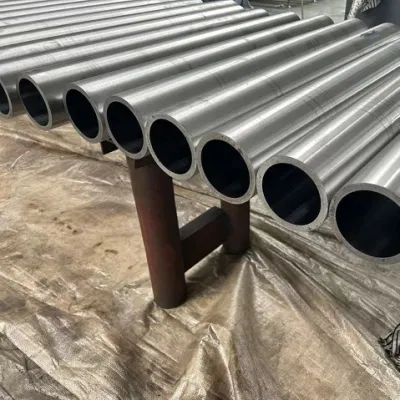 E355 ST52 St52.3 St52.4 acciaio al carbonio senza saldatura trafilato a freddo Pre Tubo levigato per cilindro idraulico