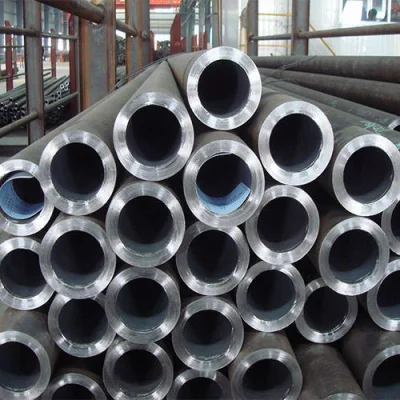 Tubo di levigatura ASTM A335 lega P5 / P9 / P22 Tubo senza saldatura in acciaio / tubo in acciaio al carbonio da 18 pollici