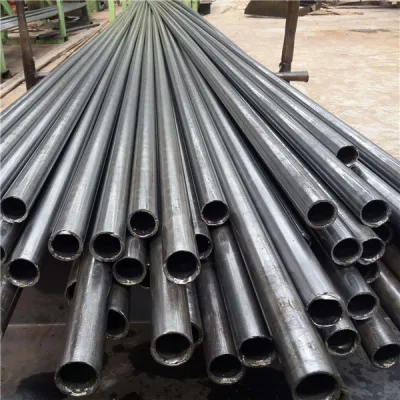 Tubo di levigatura ASTM A335 lega P5 / P9 / P22 Tubo senza saldatura in acciaio / tubo in acciaio al carbonio da 18 pollici